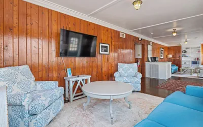 Photo 4 - Nags Head Beach Inn by KEES Vacations