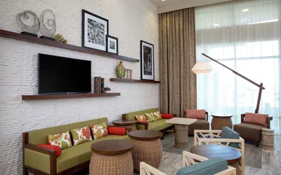Photo 4 - Hampton Inn & Suites Oahu/Kapolei