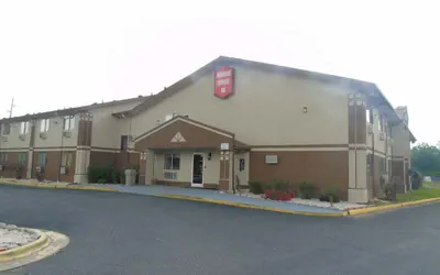 Photo 2 - Americas Express Inn
