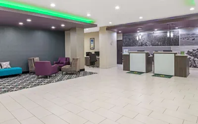 Photo 4 - La Quinta Inn & Suites by Wyndham Weatherford OK