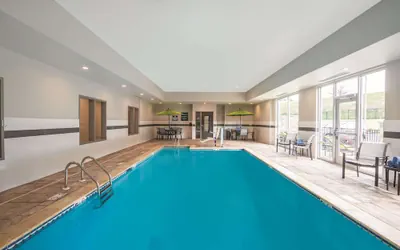 Photo 2 - La Quinta Inn & Suites by Wyndham Cleveland near Lee Univ