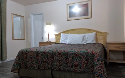 Photo 3 - Travelers Inn Clearwater