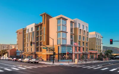 Photo 2 - Hilton Garden Inn Burbank Los Angeles