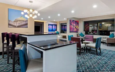 Photo 3 - La Quinta Inn & Suites by Wyndham New Cumberland-Harrisburg