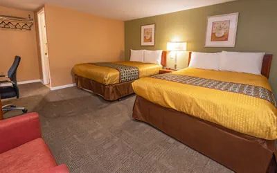 Photo 4 - Town Motel