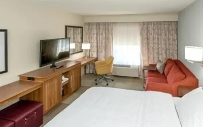Photo 4 - Hampton Inn & Suites St. Louis/Alton