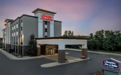 Photo 2 - Hampton Inn & Suites St. Louis/Alton