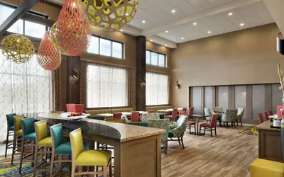 Photo 4 - Hampton Inn & Suites St. Louis/Alton