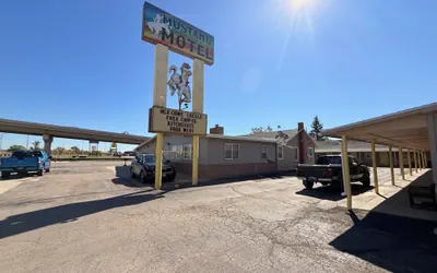 Photo 2 - Mustang Motel Gillette I-90