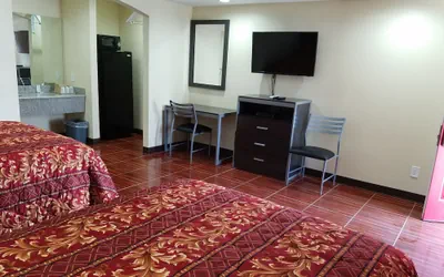 Photo 4 - Luxury Inn & RV Park