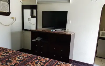 Photo 5 - Luxury Inn & RV Park