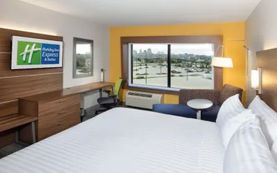 Photo 3 - Holiday Inn Express & Suites East Peoria - Riverfront by IHG