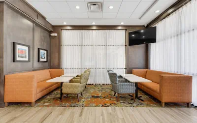 Photo 5 - Hampton Inn by Hilton Detroit Dearborn