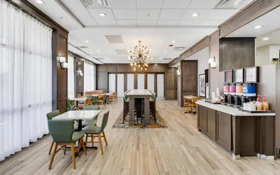 Photo 3 - Hampton Inn by Hilton Detroit Dearborn