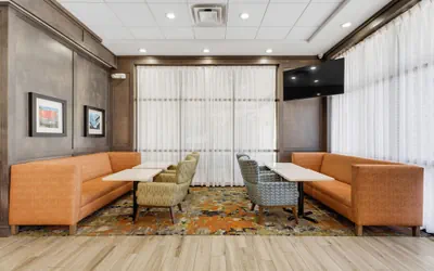 Photo 3 - Hampton Inn by Hilton Detroit Dearborn