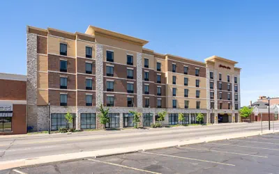 Photo 2 - Hampton Inn by Hilton Detroit Dearborn