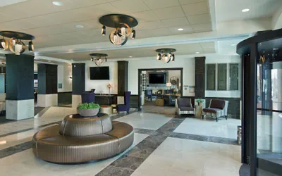 Photo 2 - Oxford Suites Sonoma County