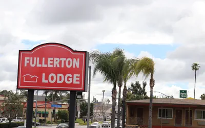 Photo 2 - Fullerton Lodge