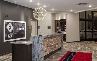 Photo 4 - Hampton Inn & Suites Minneapolis University Area