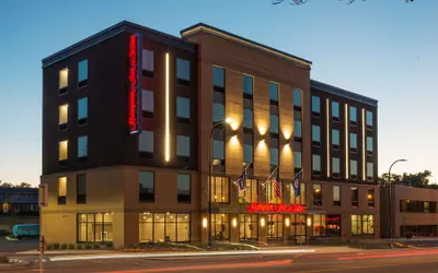 Photo 2 - Hampton Inn & Suites Minneapolis University Area
