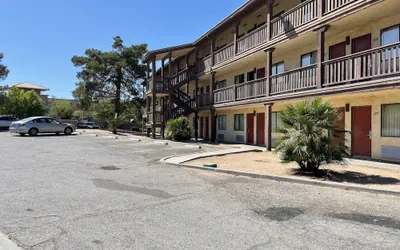 Palms Inn & Suites