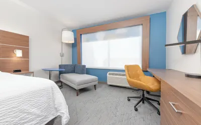 Photo 4 - Holiday Inn Express & Suites Moore by IHG