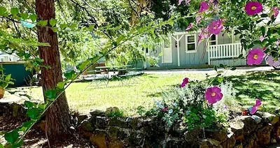The Pines Inn and Cottages