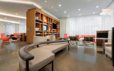 Photo 5 - Courtyard by Marriott Santa Monica