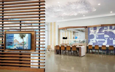 Photo 4 - Courtyard by Marriott Santa Monica