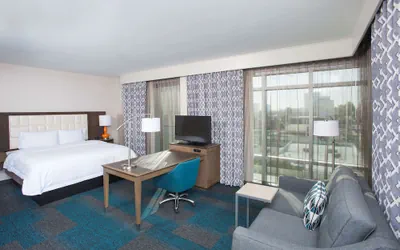 Photo 5 - Hampton Inn & Suites LAX El Segundo