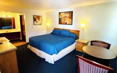 Photo 4 - Beaverton Budget Inn