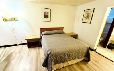 Photo 5 - Beaverton Budget Inn