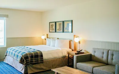 Photo 4 - White Pine Adventure Inn