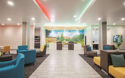 Photo 5 - La Quinta Inn & Suites by Wyndham Tulsa Broken Arrow