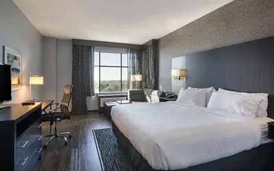 Photo 3 - Holiday Inn & Suites Silicon Valley - Milpitas by IHG