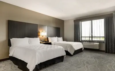 Photo 5 - Holiday Inn & Suites Silicon Valley - Milpitas by IHG