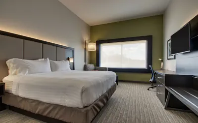 Photo 3 - Holiday Inn Express & Suites Mount Vernon by IHG