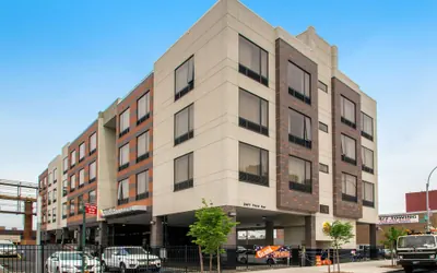 Photo 2 - Comfort Inn & Suites near Stadium