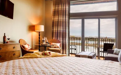 Photo 4 - The Lodge at Columbia Point