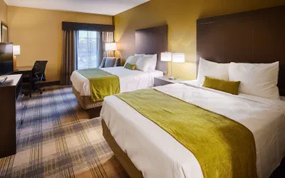 Photo 2 - Best Western Plus New Orleans Airport Hotel