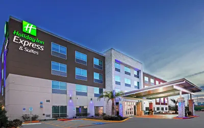 Photo 2 - Holiday Inn Express & Suites Brenham South by IHG