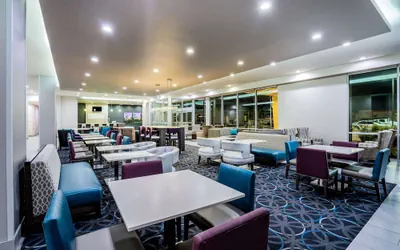 Photo 3 - La Quinta Inn & Suites by Wyndham Houston Cypress
