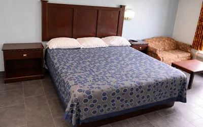 Photo 4 - Executive Inn Pine Bluff