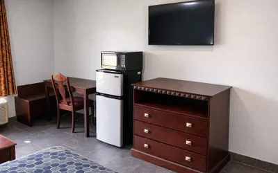 Photo 5 - Executive Inn Pine Bluff