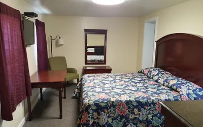 Photo 3 - Pleasant Hill Motel