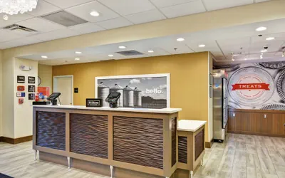 Photo 4 - Hampton Inn & Suites Ashland
