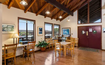 Photo 5 - Harbor Lite Lodge