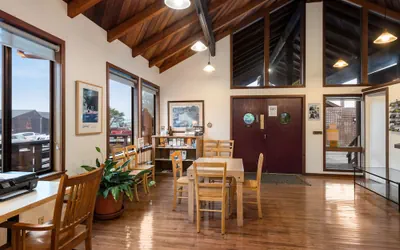 Photo 4 - Harbor Lite Lodge