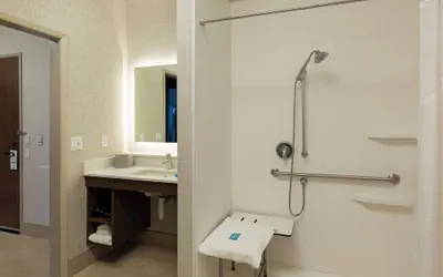 Photo 3 - Holiday Inn Express Visalia Sequoia Gateway Area by IHG