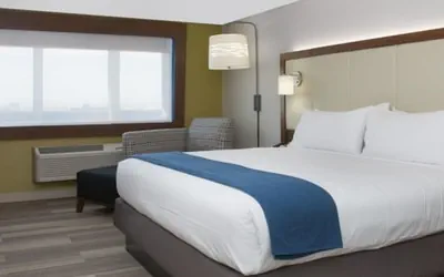 Photo 2 - Holiday Inn Express & Suites Southgate - Detroit Area by IHG